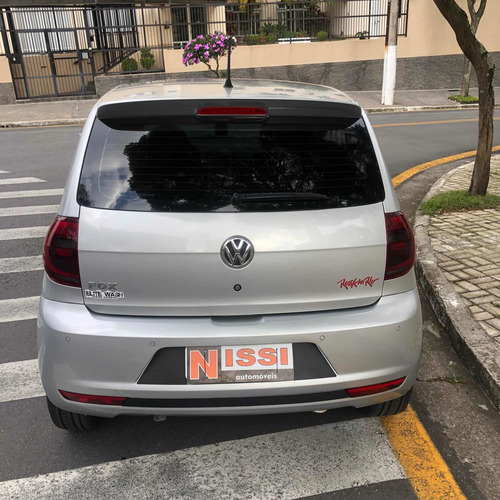 Imagem 3 de 7 de Volkswagen Fox 2014 1.6 Vht Rock In Rio Total Flex 5p