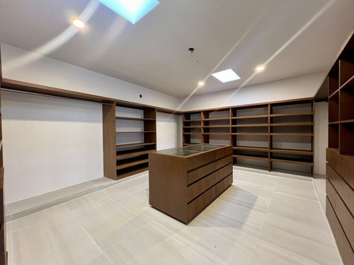 Casa En Venta En Merida, Privada El Origen, Mod 659 Con Alberca