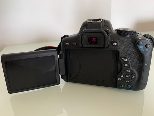 Camera Canon T6i