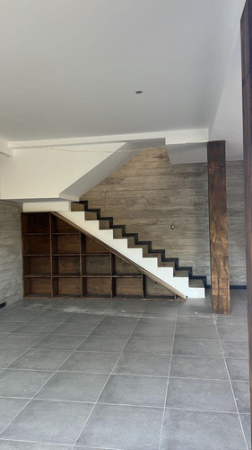 Casa 2 Dormitorios En José Wenceslao Agusti - Arguello.