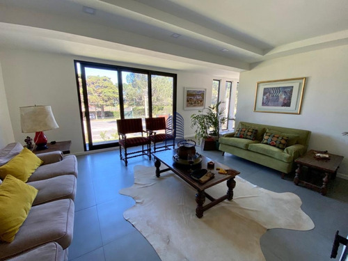 Casa En Venta En San Rafael-excelente Estado- 3 Dormitorios- Ref: 1181