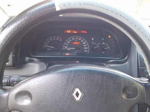 Imagen 10 de 12 de Renault Laguna 97 Motor Volvo 16 V