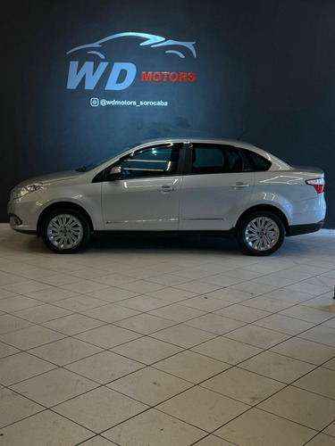 Fiat Grand Siena 1.6 16v Essence Flex 4p