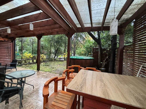 Excelente Casa Tipo Townhouse De 3 Pisos. 5d-4b.