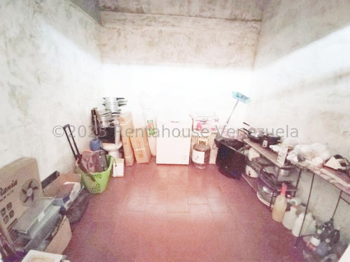 Amplia Casa En Venta Ubicada En Calle Tranquila Y Segura De El Paraíso Cabudare,gabriela C