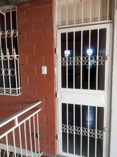 Se Vende Apartamento En Madre Maria Los Samanes           Jv