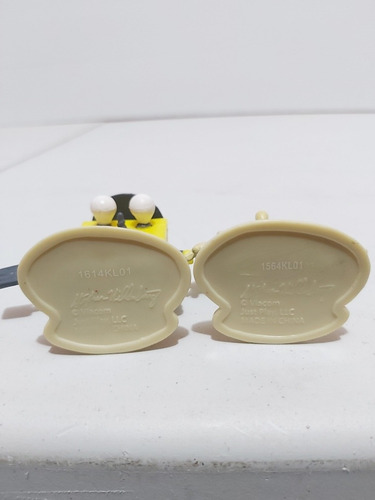 Bob Esponja Robot Y Un Chico Blanco Y Apretado De Just Play (Usado)