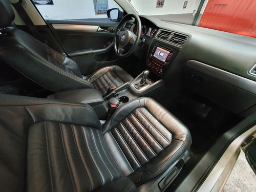 Imagen 8 de 14 de Volkswagen Vento Sportline 2012 2.0 Tsi Dsg Smart Garage