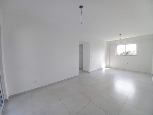 Vende Apartamento De 3 Quartos, Com 1 Suíte E 2 Vagas De Garagens Cobertas
