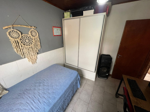 Impecable Casa Sobre Calle 26 De Julio (barrio Escribano)