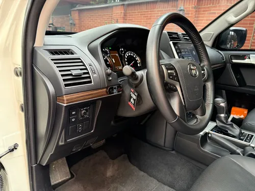 Toyota Vx 4.0 (2023)