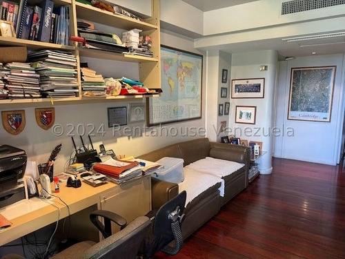 225m2 Vendo Apartamento En Los Samanes, 3hab., 4ba., 4est.,.ascensor Directo Al Apartamento. Mls#25-7911