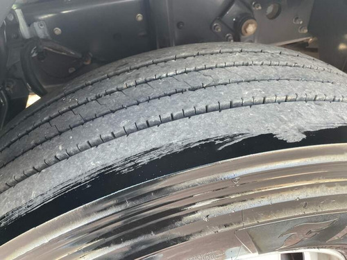 Volvo Vm 330 8x2 Com Tanque Inox Ano 20