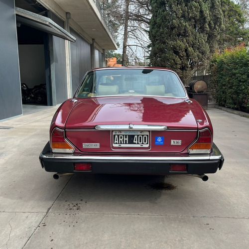 Jaguar Xj6