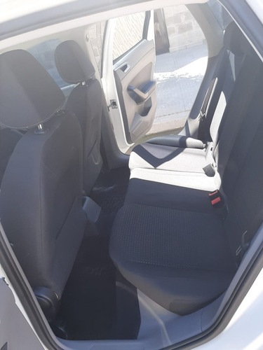 Volkswagen Polo Comfortline Plus 1.6 At - 5 Puertas