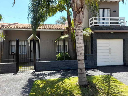 Imagen 1 de 14 de Casa En Venta En Moron Sur