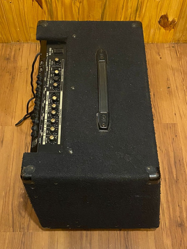 Amplificador P/ Teclado Roland Kc-550 - Usado (Usado)