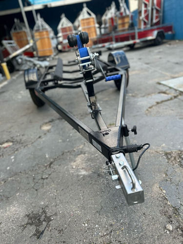 Reboque Para Jetski Com Pneus Novos Modelo Atual No Mercado