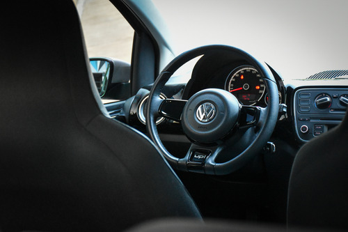 Volkswagen Up! 1.0 Black Up! 75cv