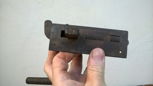 Antigua Robusta Cerradura Externa Con Pasador Puerta Campo (Usado)