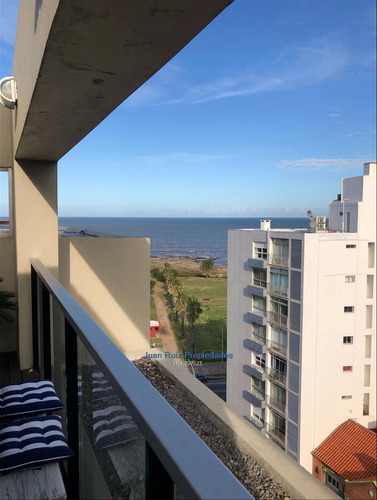 Punta Carretas - Piso Alto - 1 Dormitorio Terraza Parriller