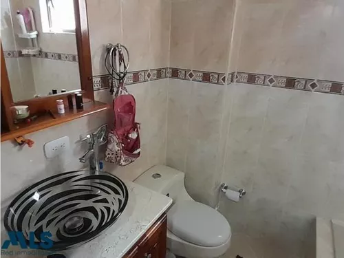 Casa Amplia En Sector Tranquilo(mls#242432)