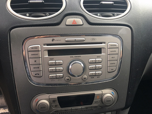Ford Focus Ghia Automatic-2011 Expoeste