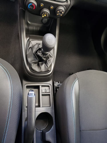Imagen 20 de 22 de Chevrolet Onix Joy Black 5p 1.4 Ph