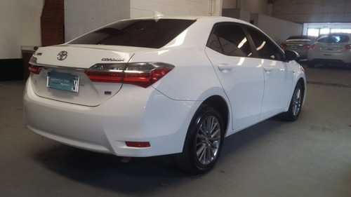 Imagen 6 de 11 de Toyota Corolla Xei Pack M/t Modelo 2017