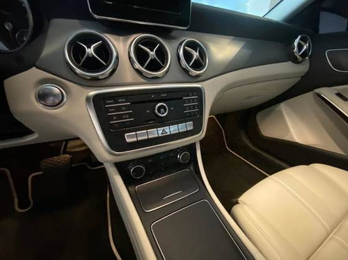 Imagem 10 de 11 de Mercedes-benz Gla 200 1.6 Cgi Flex Advance 7g-dct