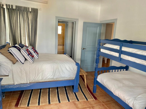 Villa En Las Galeras Samana Frente Al Mar Con 6000 Metros De Solar Y 5 Habitaciones Zona Exclusiva