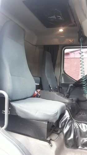 Imagem 6 de 10 de Volvo Vm 310 Ano 10/10 Prata 4x2