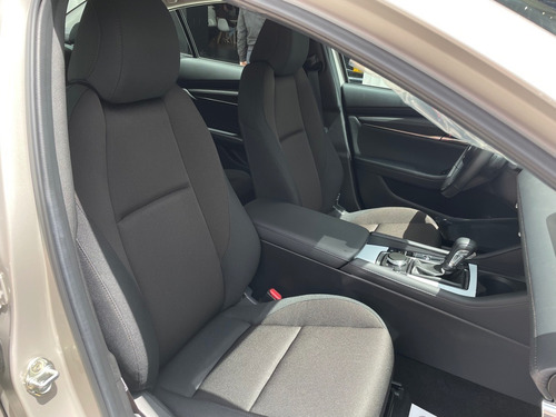 Imagen 14 de 24 de Mazda 3 Sedan Touring At Hibrido 2.0 2023