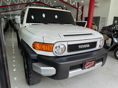 Imagen 5 de 12 de Toyota Fj .