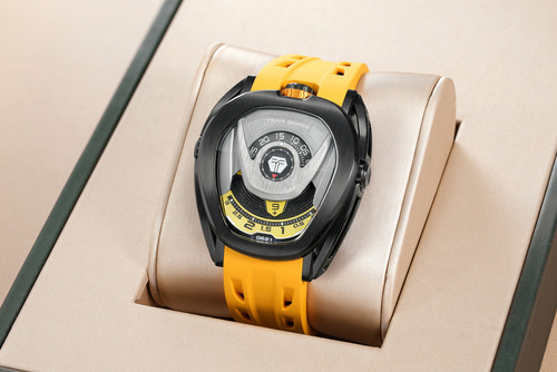 Reloj Tsar Bomba Chivalry Tb8213a Automático Intercambiable Correa Amarillo Bisel Negro Fondo Plateado/amarillo