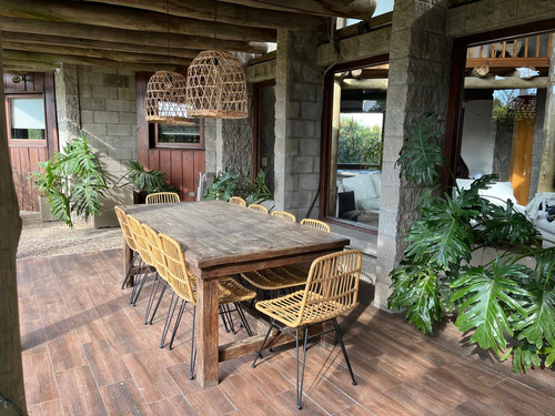 Lindisima Casa En Venta Tigre, Laguna Del Sol, 4 Dormitorios, Escritorio, Dependencia, Gran Jardin
