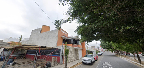 Casa En Venta De Dos Niveles Ubicada En Aquiles Serdan, Puebla