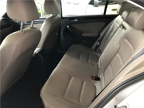 Volkswagen Jetta 2.0 Comfortline 120cv Flex 4p Tiptronic