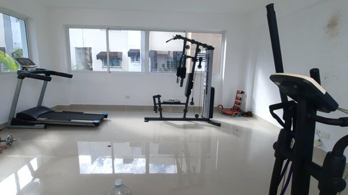 Imagen 12 de 13 de Apartamento En Jacobo Majluta 2do Piso + 3 Habitaciones + 2 Parqueos + Seguridad 24 Horas