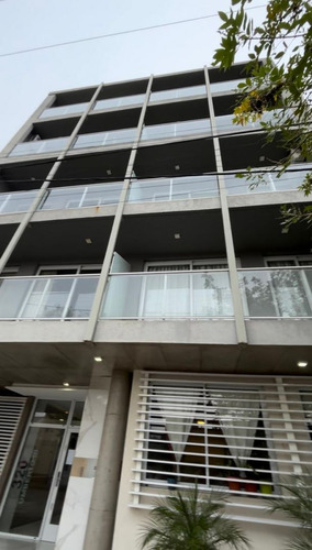 Departamento En Venta En Alberdi