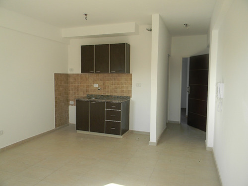 Imagen 4 de 7 de Venta Caseros Departamento 2 Ambientes Con Cochera
