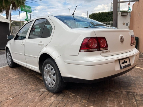 Imagen 5 de 10 de Volkswagen Jetta Clásico 2014 2.0 Cl At