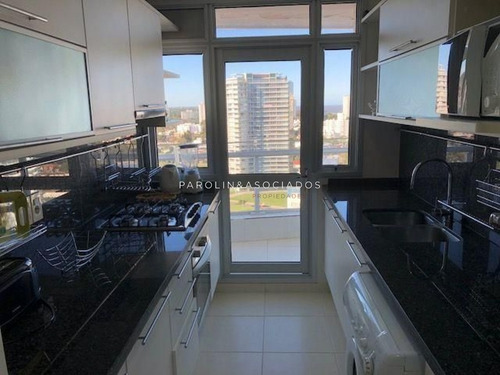 Departamento De 3 Dormitorios En Season Tower, Punta Del Este-ref:41