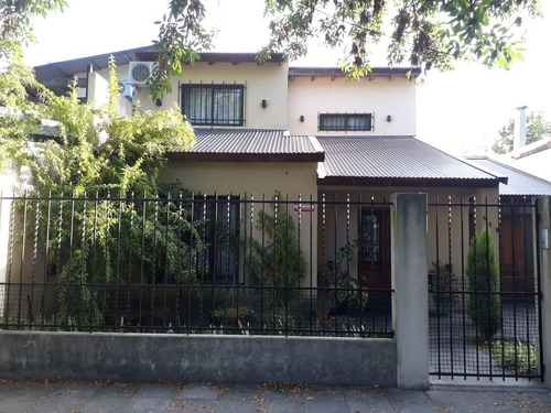 Casa A La Venta De 2 Plantas En San Miguel