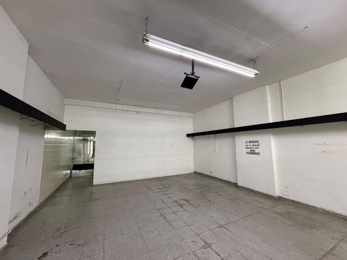 Amplio Local Comercial En Venta En Sarandi