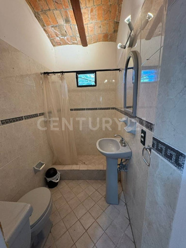 Bungalow En Club Roca Azul, Jocotepec. Jal.