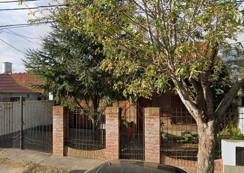 Casa En Venta - 3 Dormitorios 1 Baño - Cochera - 540mts2 - Bahia Blanca