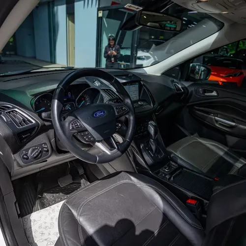 Ford Escape titanium 2.0