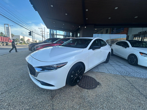 Mazda 3 Signature