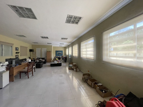 Nave Industrial Alquiler Monumental Duarte, Santo Domingo